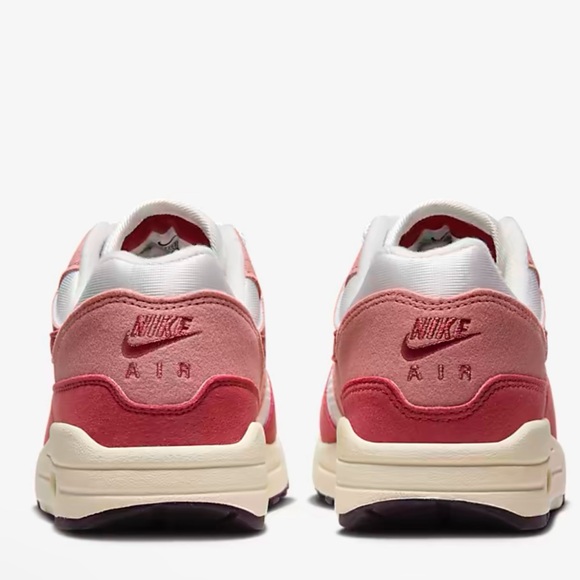 Nike WMNS Air Max 1 Sail/Red Stardust/Coconut
Milk/Cedar
Shoes
Style DZ2628-103 - Picture 14 of 16